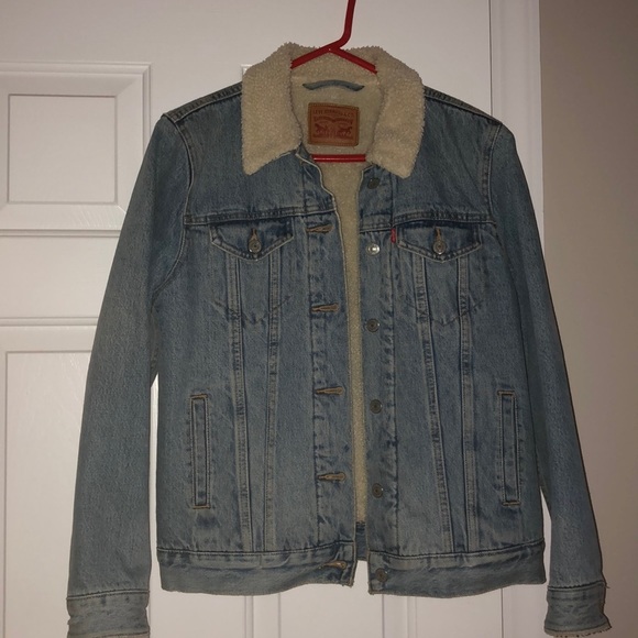 Women’s medium Levi’s fur jean jacket - Picture 1 of 3